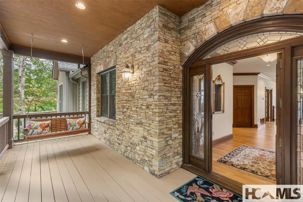 2130 Falcon Ridge Highlands NC 28741