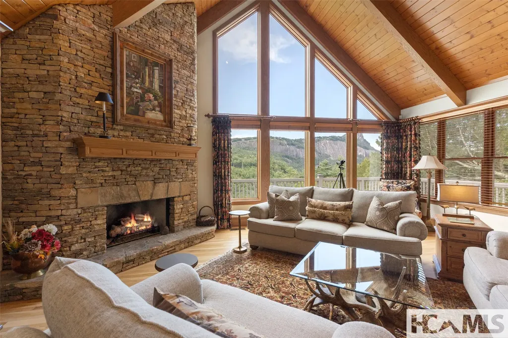 2130 Falcon Ridge Highlands NC 28741