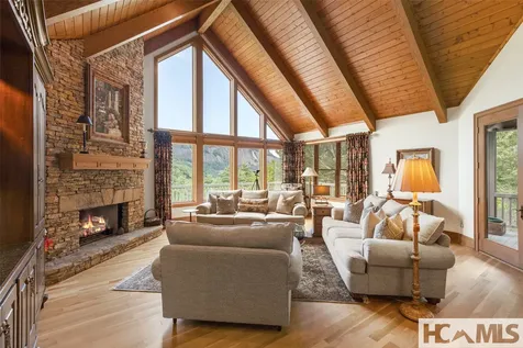 2130 Falcon Ridge Highlands NC 28741