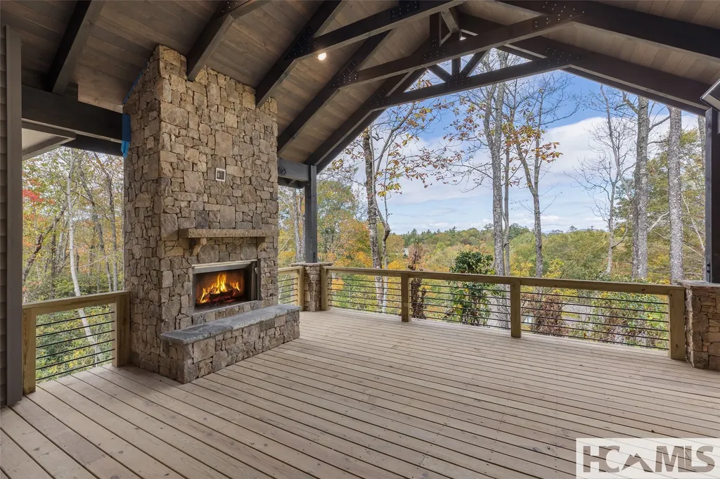 2385 Magnolia Drive Highlands NC 28741