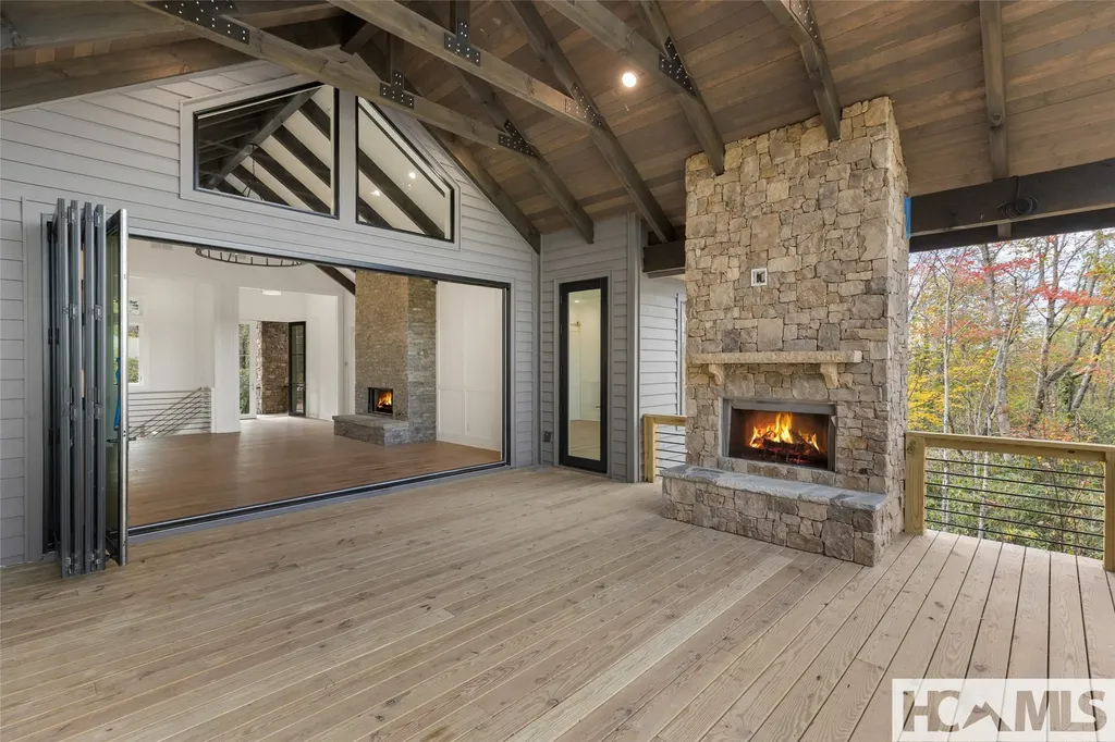 2385 Magnolia Drive Highlands NC 28741