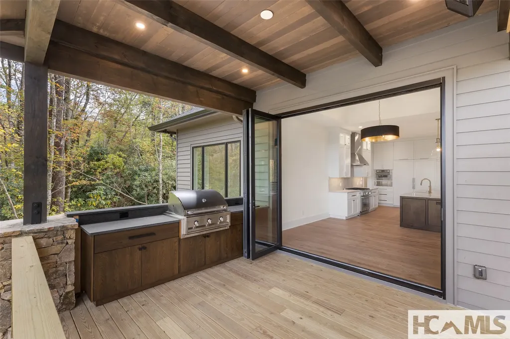 2385 Magnolia Drive Highlands NC 28741