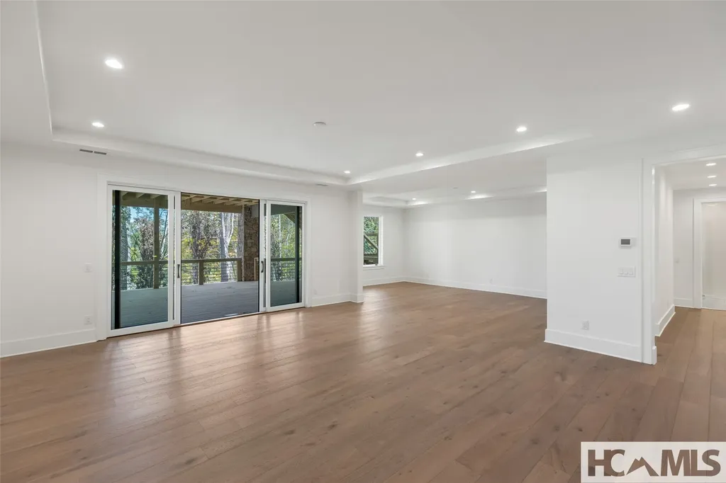 2385 Magnolia Drive Highlands NC 28741