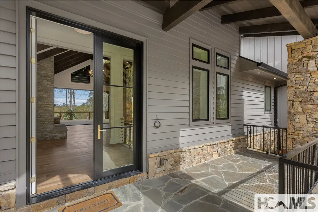 2385 Magnolia Drive Highlands NC 28741