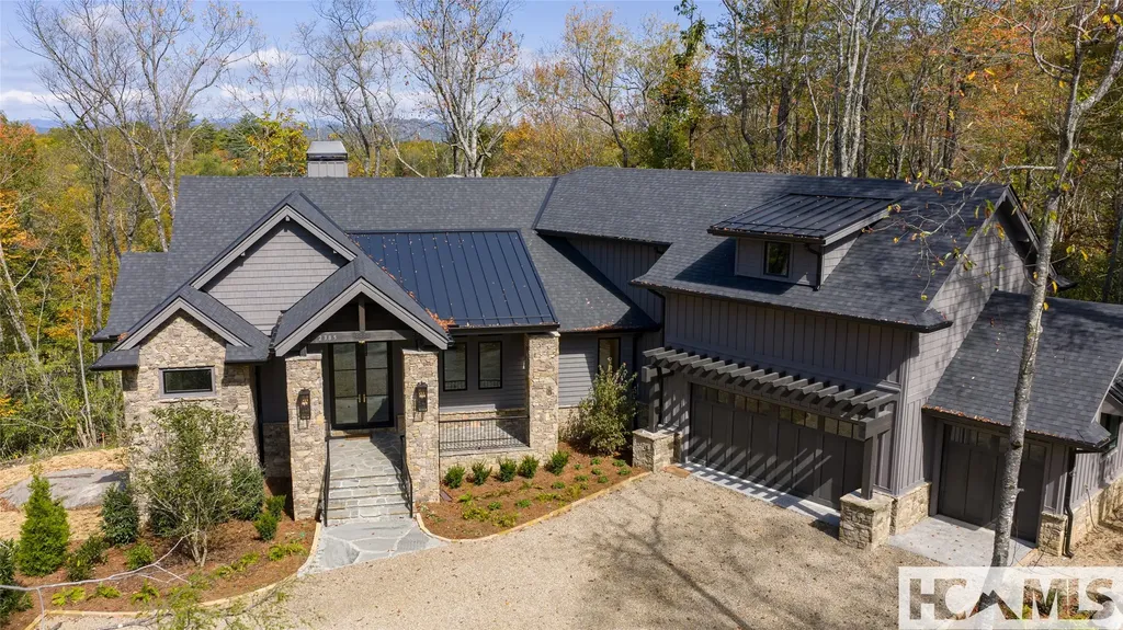 2385 Magnolia Drive Highlands NC 28741