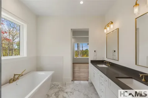 2385 Magnolia Drive Highlands NC 28741