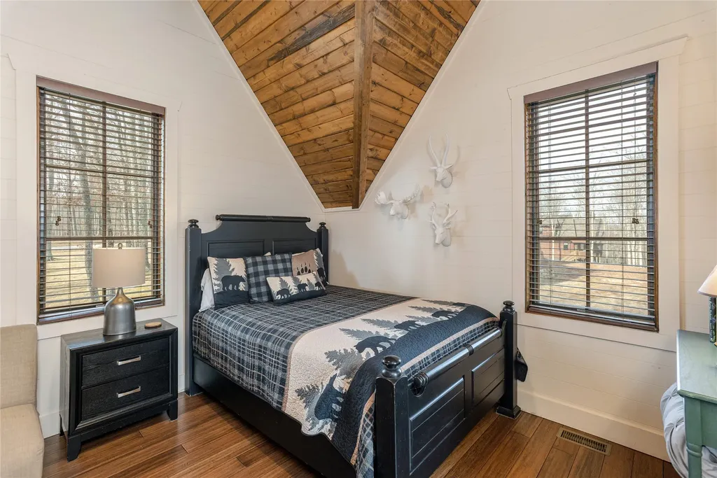 64 Outpost Trail Glenville NC 28736