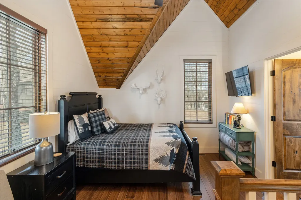 64 Outpost Trail Glenville NC 28736