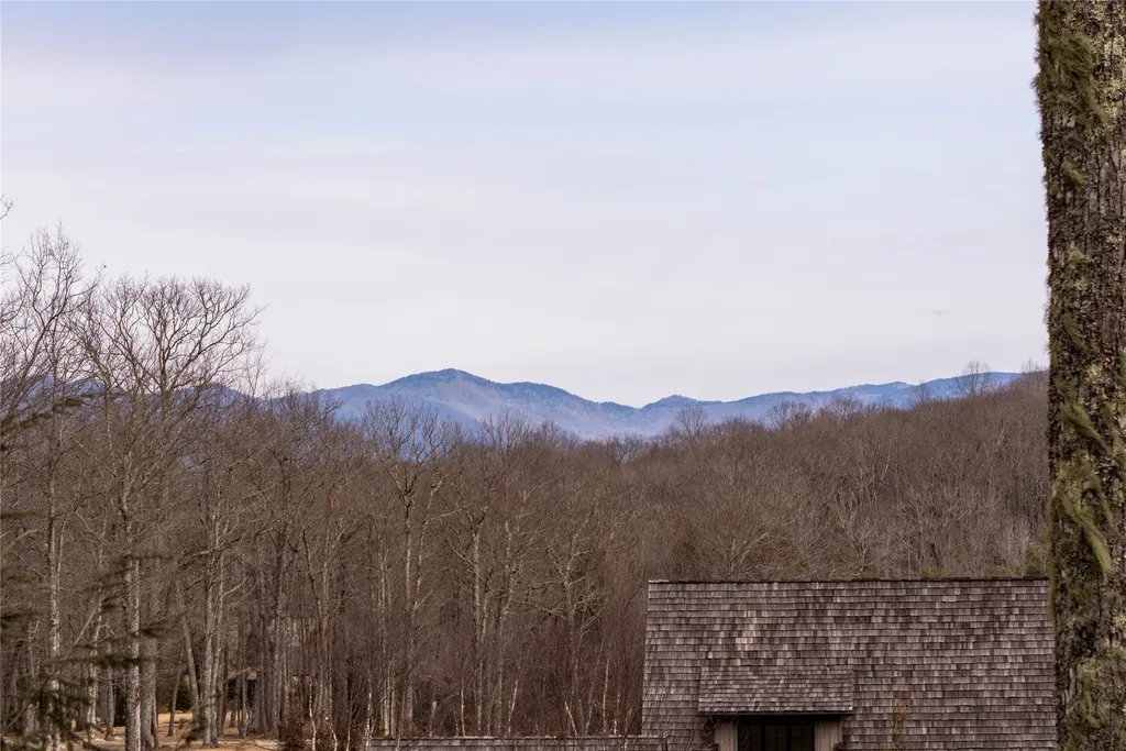 64 Outpost Trail Glenville NC 28736