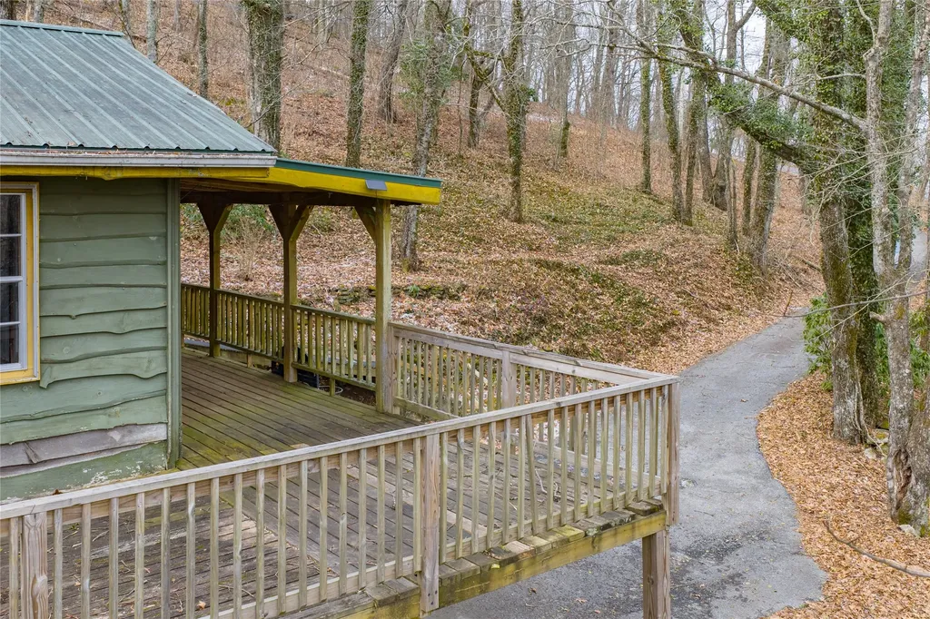 111 Wrights Road Scaly Mountain NC 28775