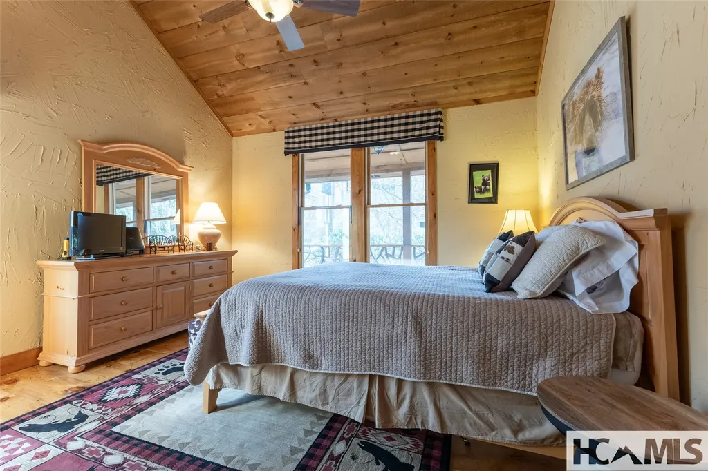 59 Wildberry Court Sapphire NC 28774