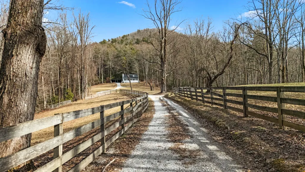 418 Woodpecker Trail Highlands NC 28741