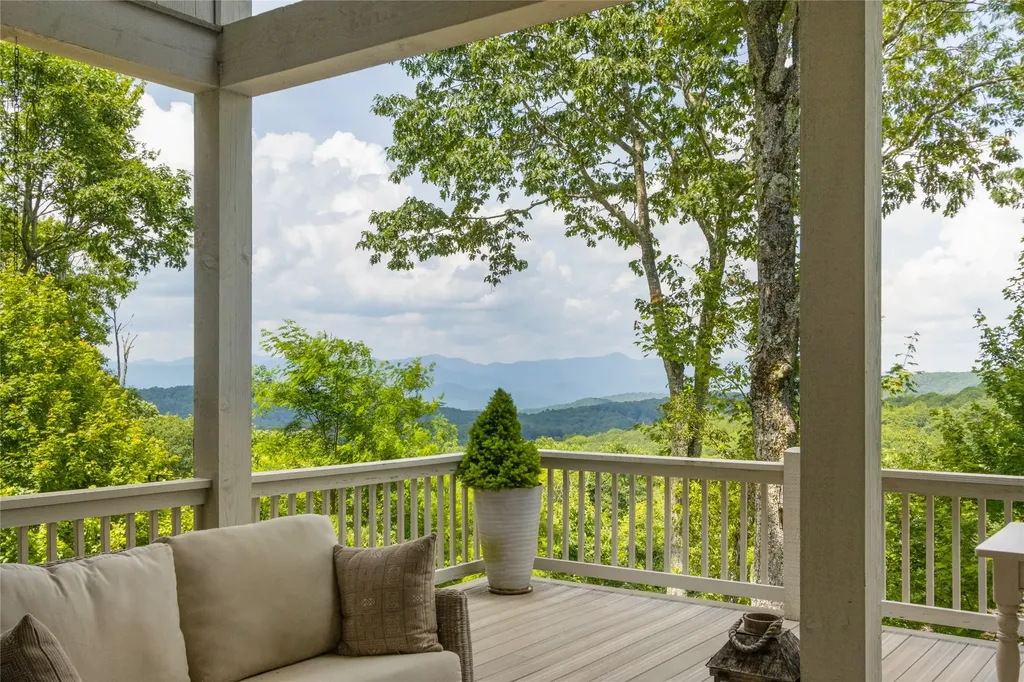 185 Glenridge Road Glenville NC 28736