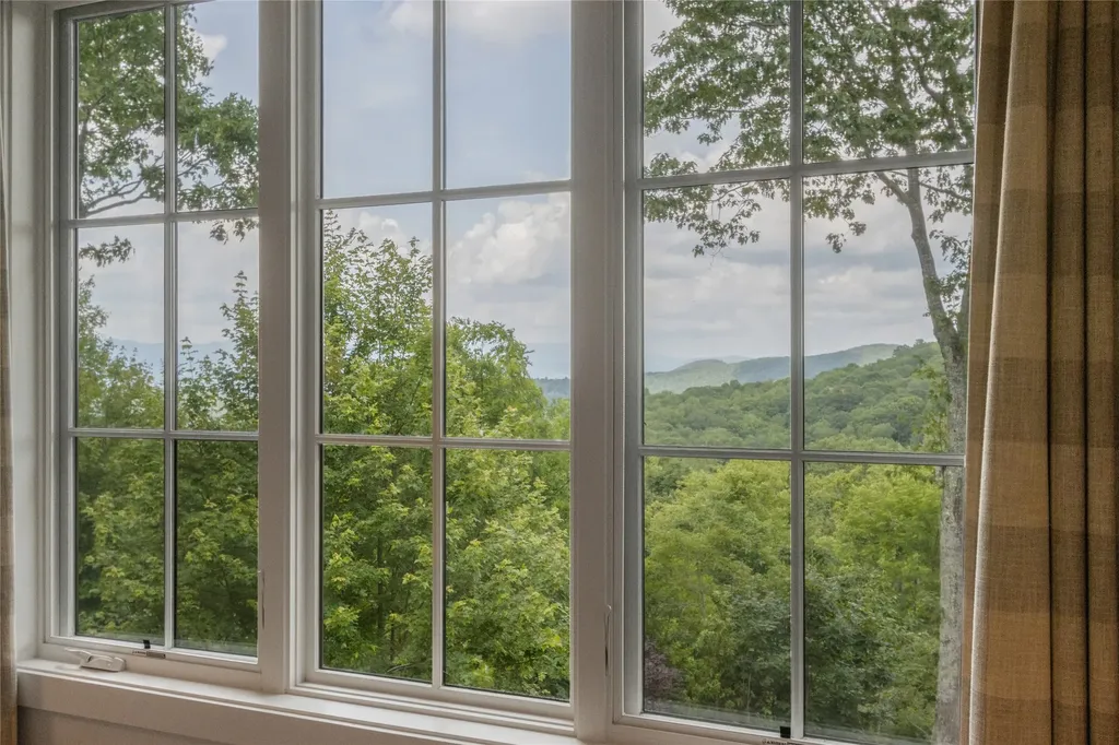 185 Glenridge Road Glenville NC 28736