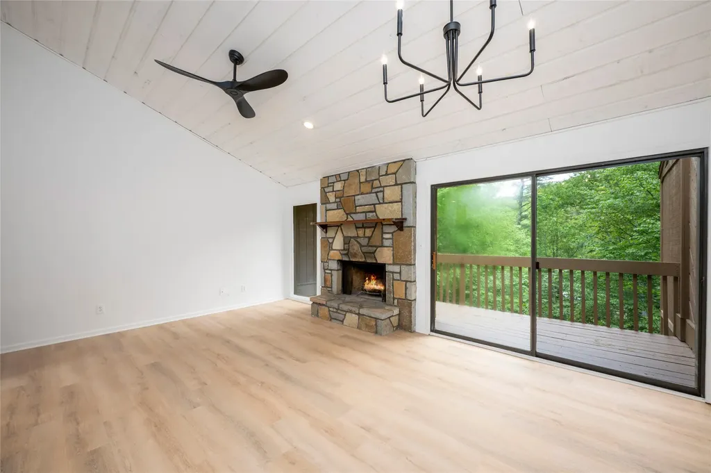 233 Meadow Way Sapphire NC 28774