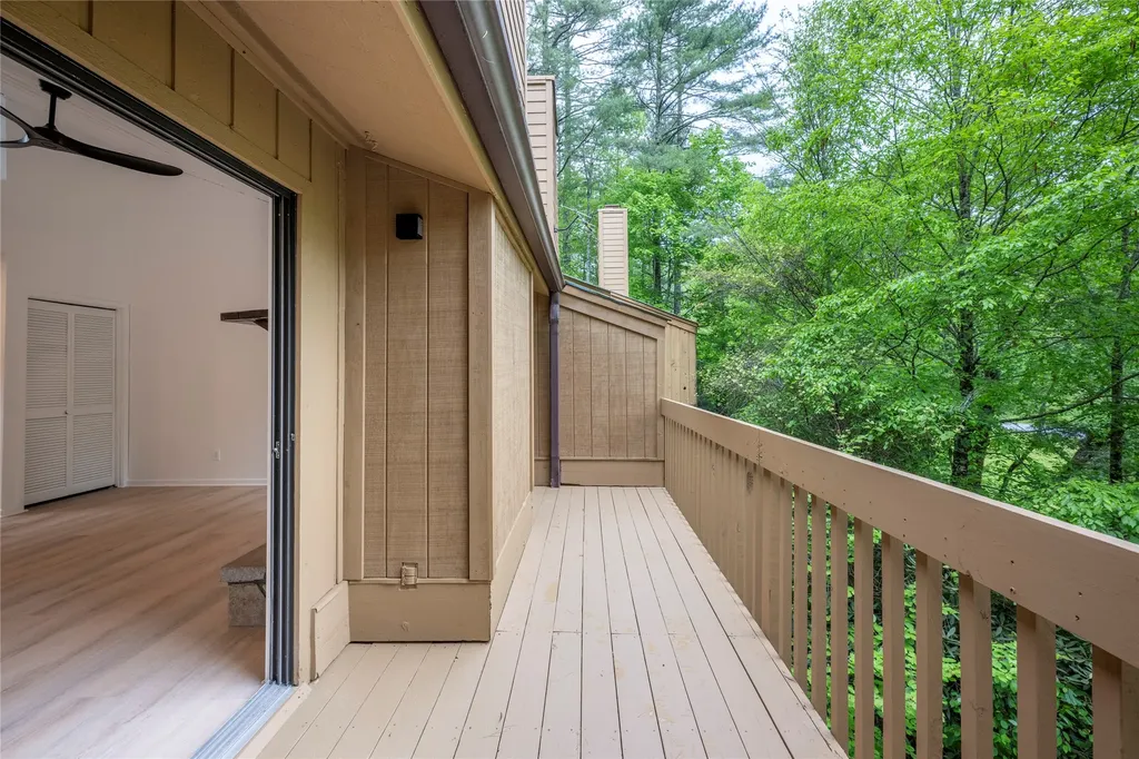 233 Meadow Way Sapphire NC 28774