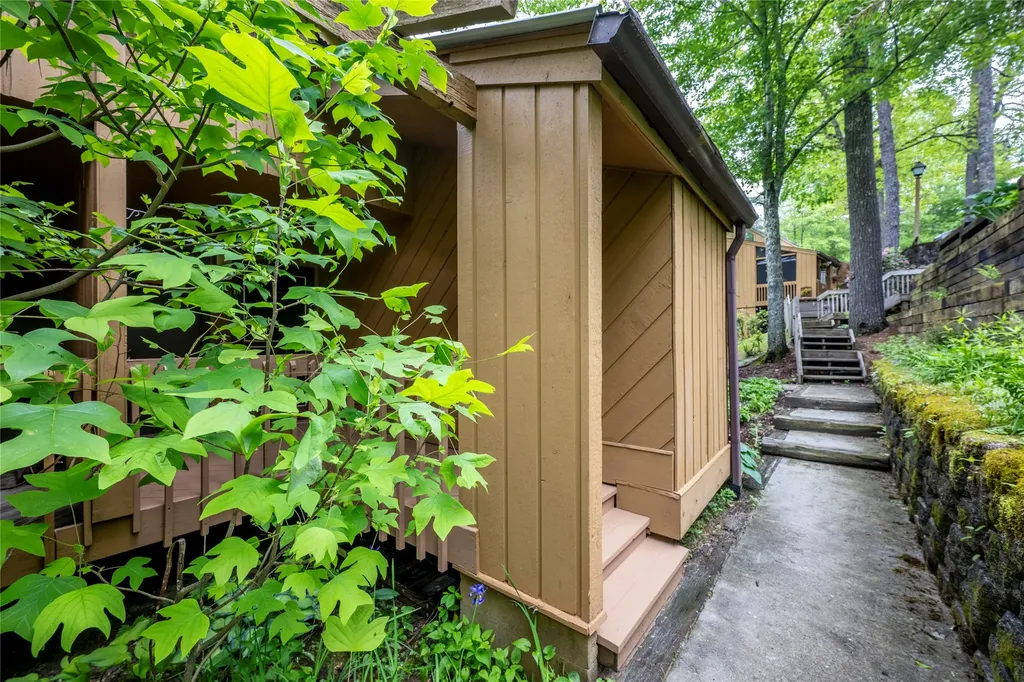 233 Meadow Way Sapphire NC 28774