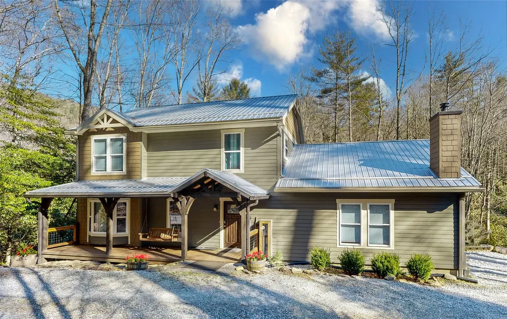 2374 West Christy Trail Sapphire NC 28774