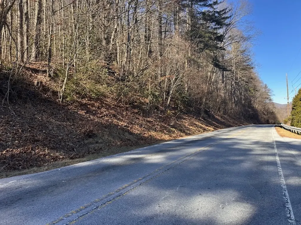 000 Highway 107 N Glenville NC 28736