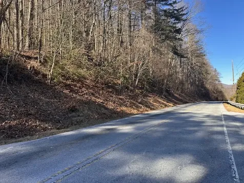 000 Highway 107 N Glenville NC 28736