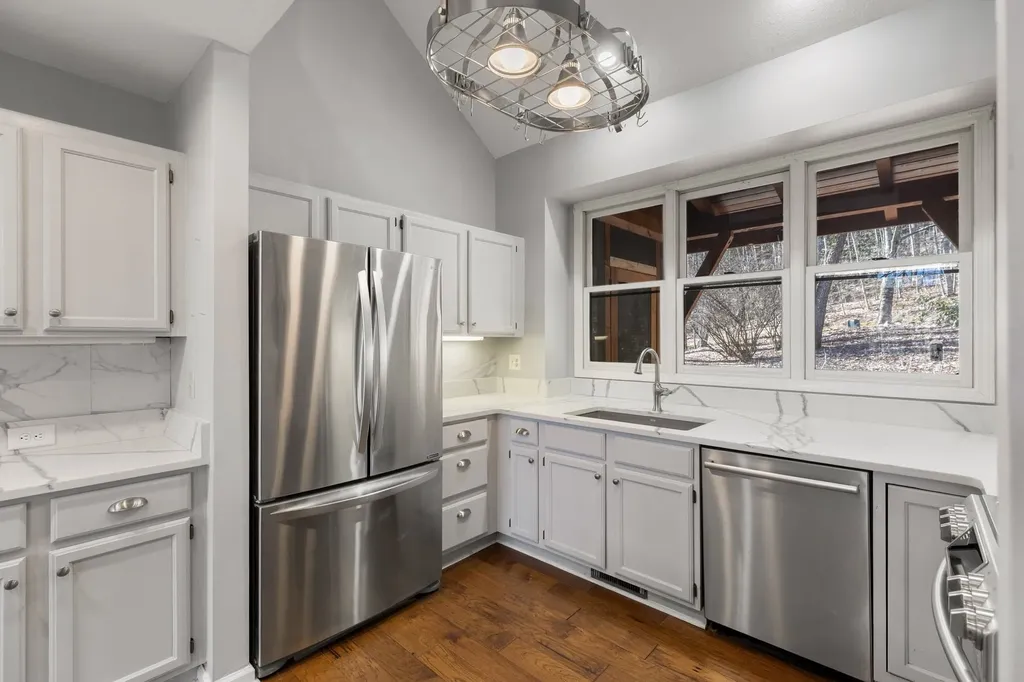 451 Crescent Highlands NC 28741