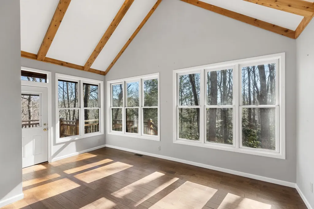 451 Crescent Highlands NC 28741
