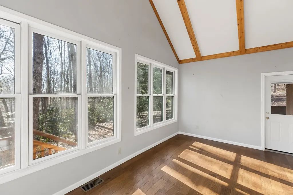 451 Crescent Highlands NC 28734