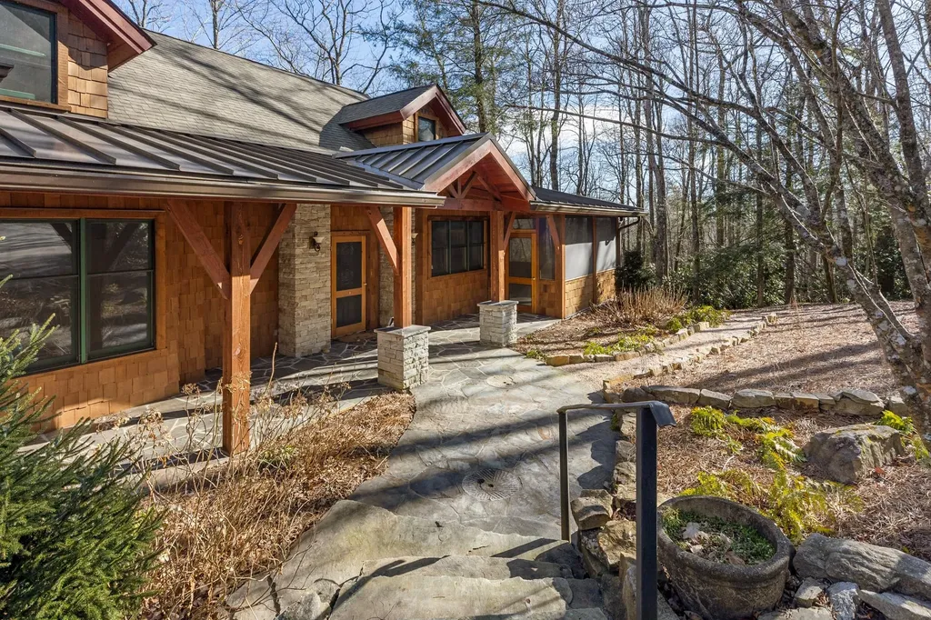 451 Crescent Highlands NC 28734