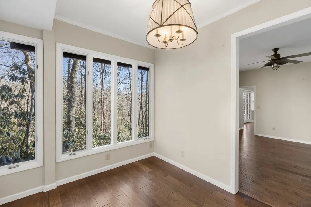 451 Crescent Highlands NC 28741
