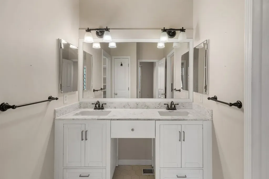 451 Crescent Highlands NC 28734