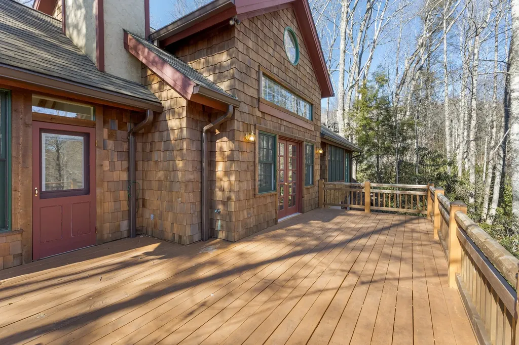 451 Crescent Highlands NC 28734