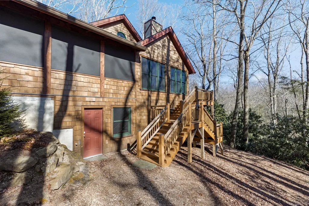 451 Crescent Highlands NC 28741