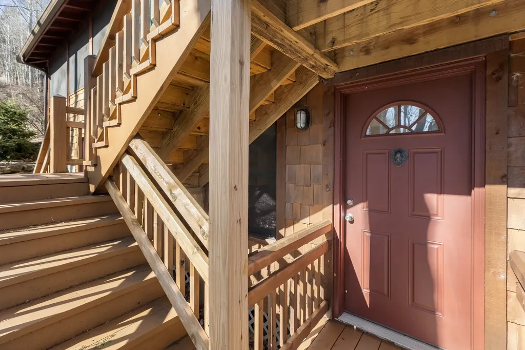 451 Crescent Highlands NC 28734