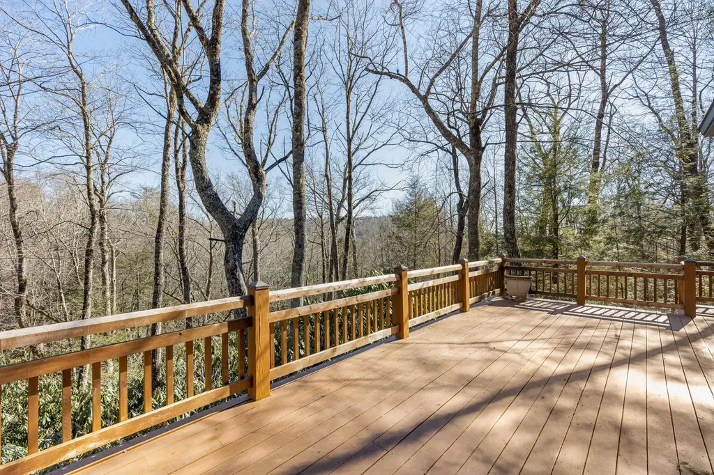 451 Crescent Highlands NC 28734