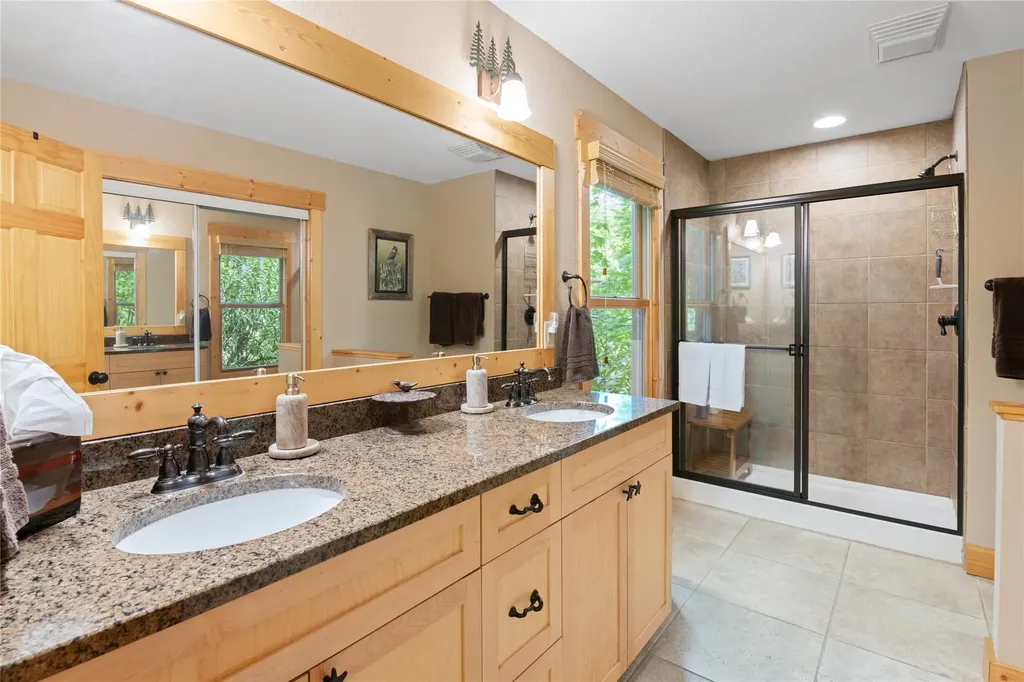 28 E Forest Way Highlands NC 28741