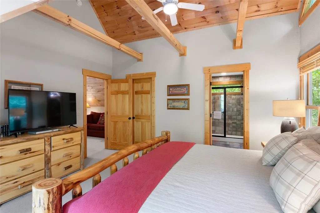 28 E Forest Way Highlands NC 28741