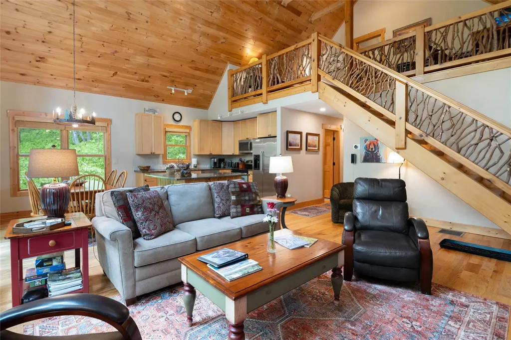 28 E Forest Way Highlands NC 28741