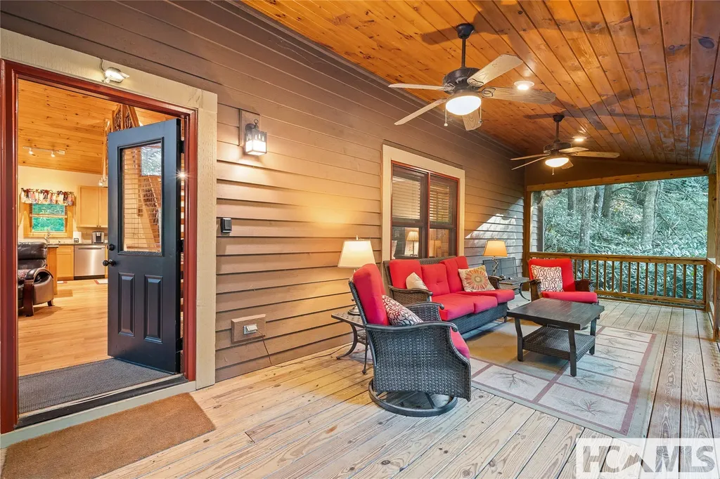 28 E Forest Way Highlands NC 28741