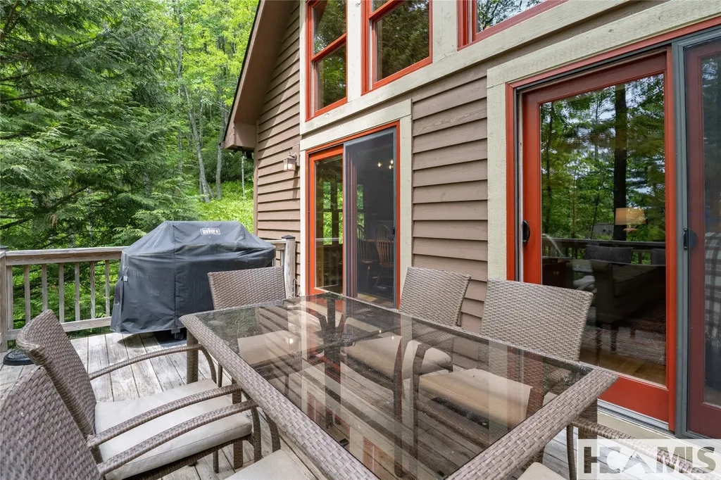 28 E Forest Way Highlands NC 28741