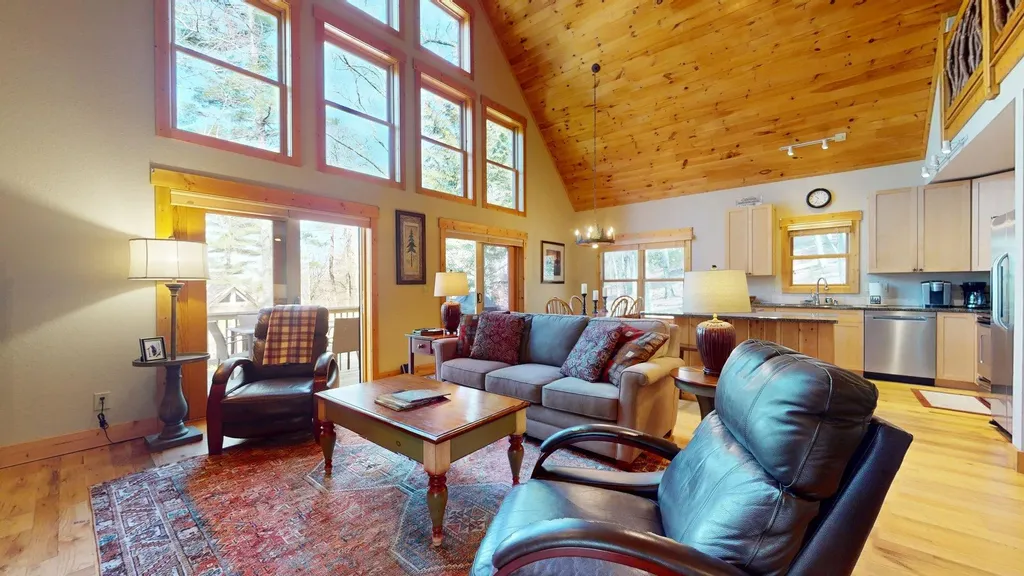 28 E Forest Way Highlands NC 28741