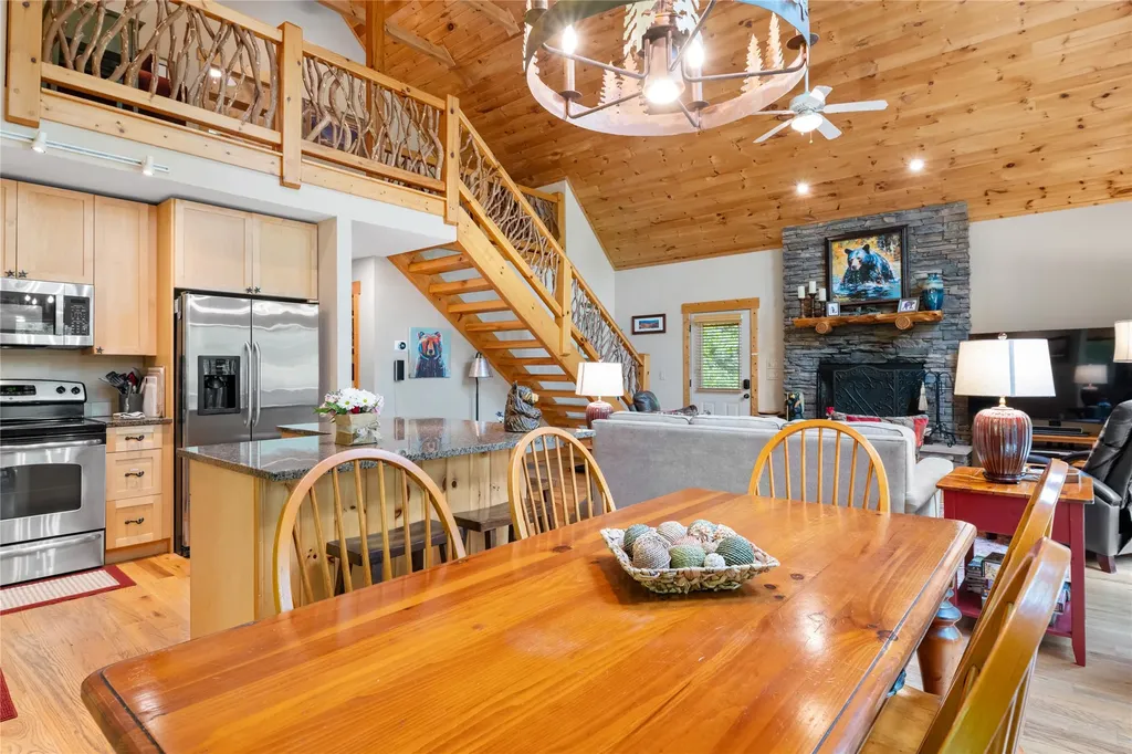 28 E Forest Way Highlands NC 28741