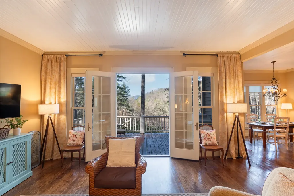 53 Rockytop Drive Cashiers NC 28717