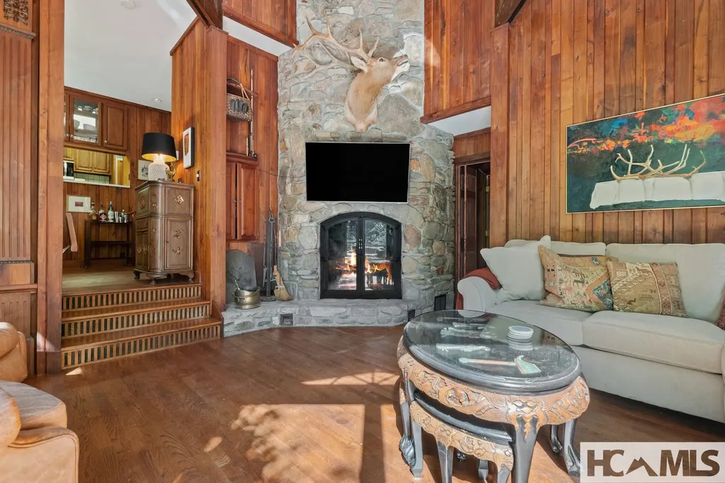 711 Flat Mountain Road Highlands NC 28741