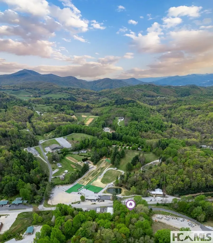 7 Grefe Road Scaly Mountain NC 28775