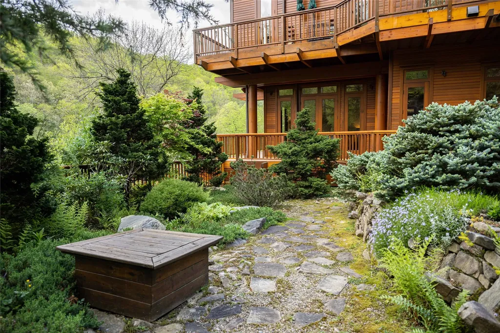 310 Mount Admire Road Cullowhee NC 28723