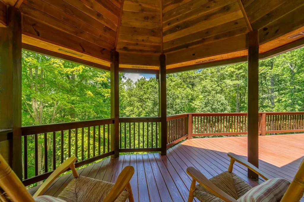 301 Cardinal Ridge Drive Highlands NC 28741