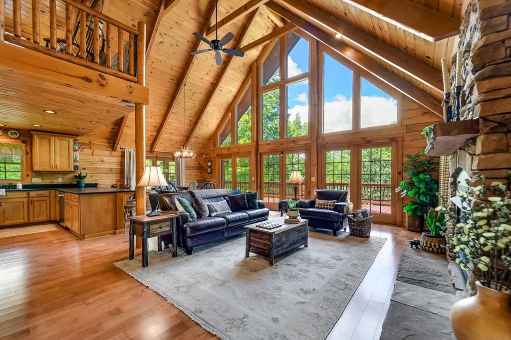 301 Cardinal Ridge Drive Highlands NC 28741