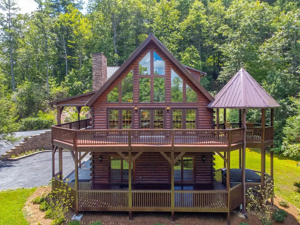 301 Cardinal Ridge Drive Highlands NC 28741