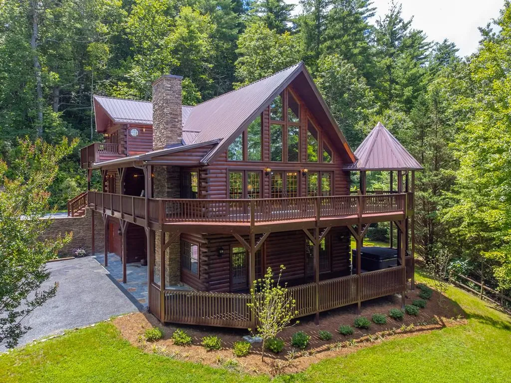 301 Cardinal Ridge Drive Highlands NC 28741