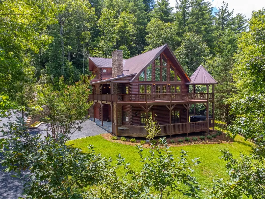 301 Cardinal Ridge Drive Highlands NC 28741